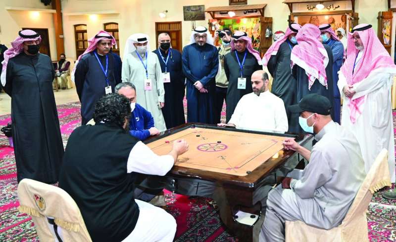 منافسة شديدة بين لاعبي الفريقين الفائزين بالبطولة
