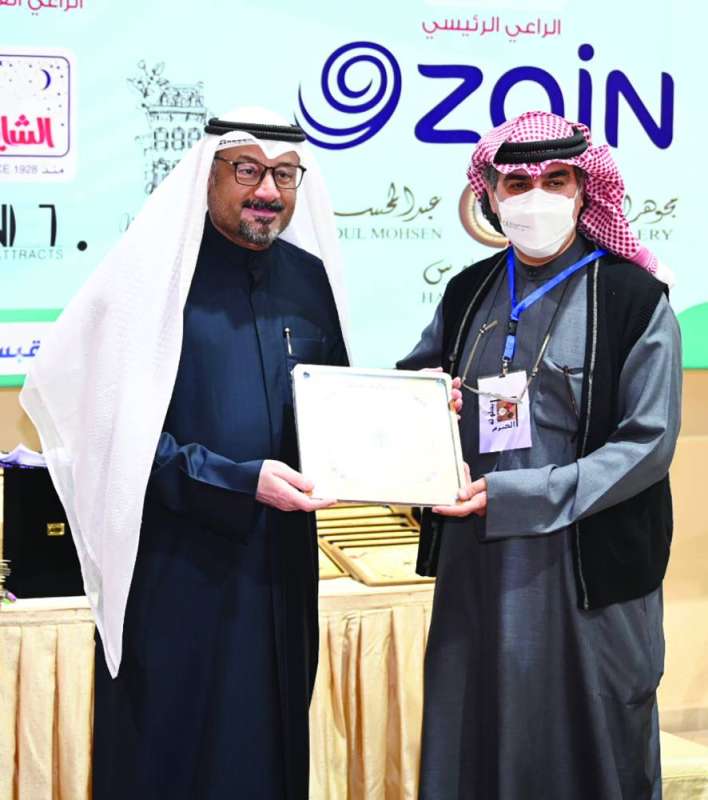 عدنان العثمان مكرماً «الراي»