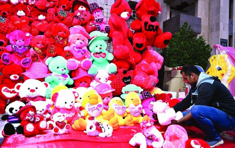 هدايا بألوان مختلفة	(تصوير أسعد عبدالله)
