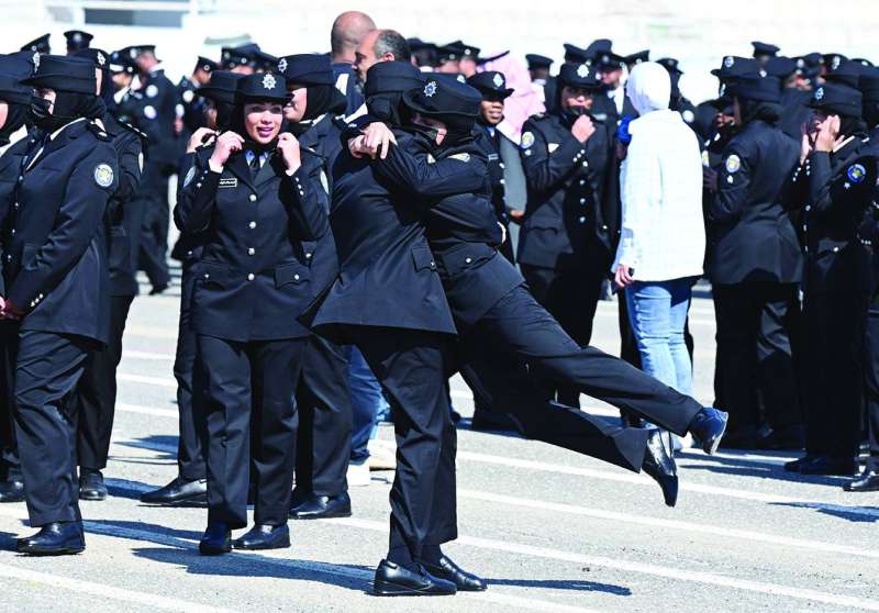 فرحة الخريجات 