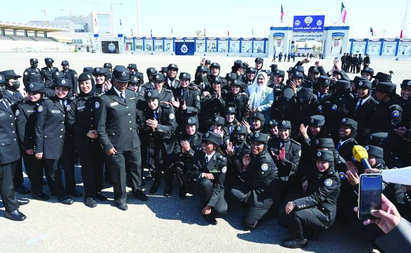 الخريجات في لقطة جماعية