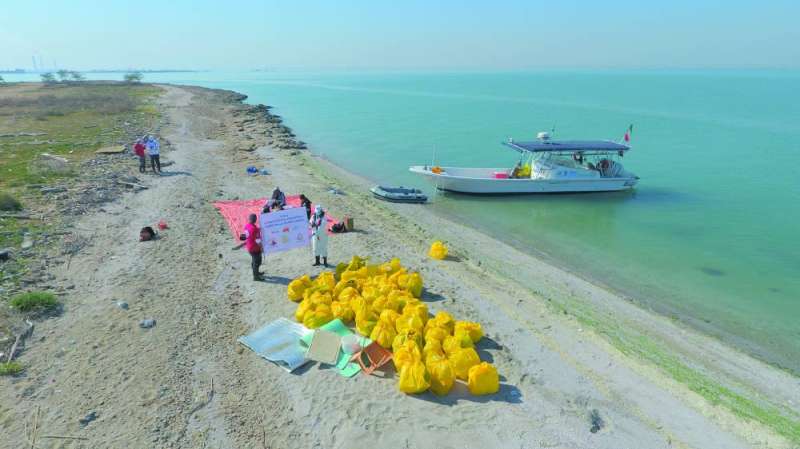 مشكلة البلاستيك في البيئة البحرية تتراكم منذ عقود
