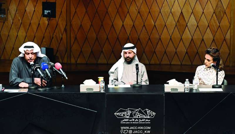 دانة مدوه ووليد العوضي وإبراهيم العبدالرزاق خلال اللقاء
