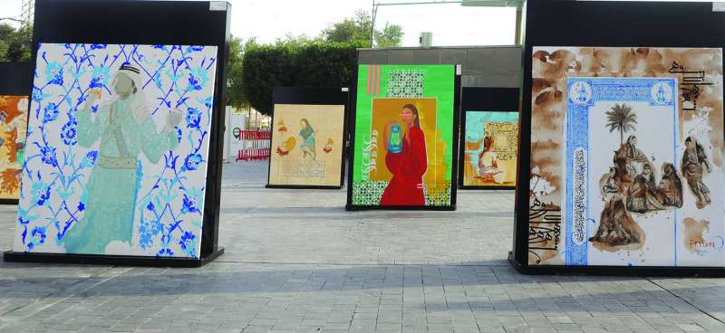 مجموعة من اللوحات الفنية 