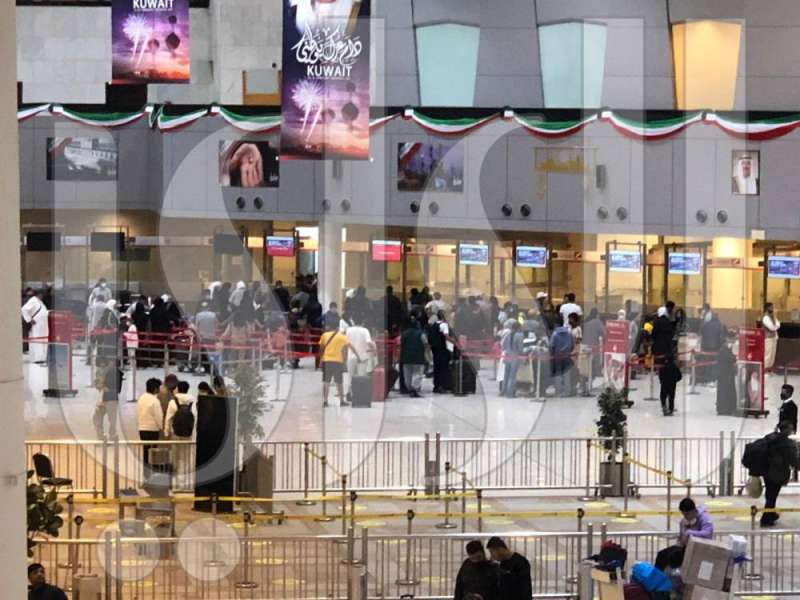  مطار الكويت يشهد حركة مغادرة أعداد كبيرة من المسافرين