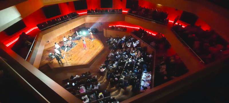 موسيقى الجاز أشاعت البهجة... في القاعة المستديرة	 (تصوير أسعد عبدالله)
