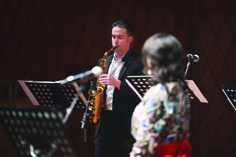 «الساكسفون»... أشعل المدرجات