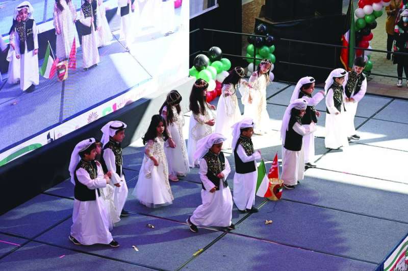 فقرة تراثية لأطفال وزهرات