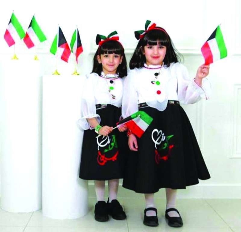 شهد وعهد الشاهر تحتفلان
