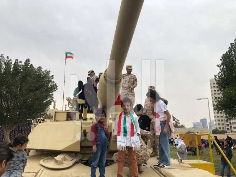 عرض عسكري لآليات الجيش 