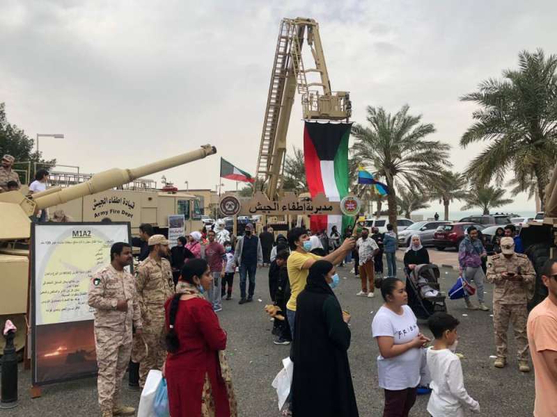 عرض عسكري لآليات الجيش 