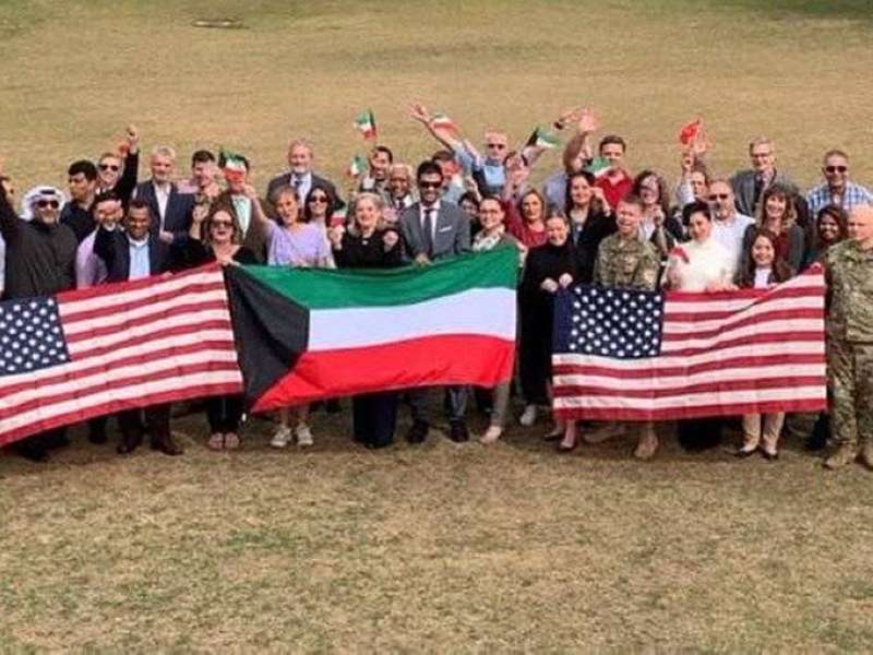 السفارة الأميركية تشارك الكويت احتفالاتها بعيدي الوطني والتحرير 
 