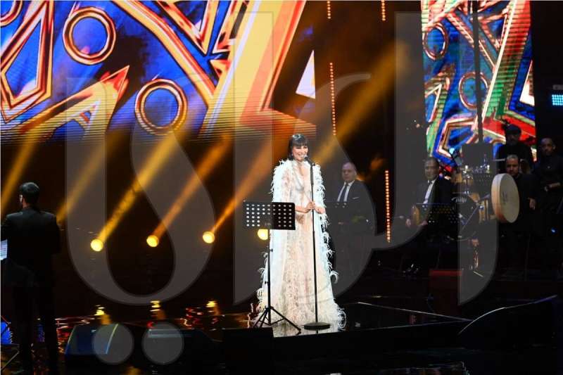 أميمة «رومانسية».. وراغب يغني الحب في «مركز جابر الثقافي»
