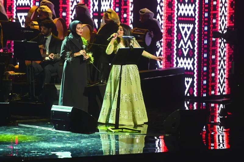 الصراف والعنزي في أغنية «احنا البنات بروحنا»
