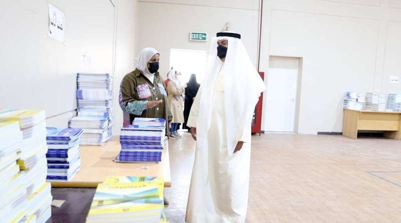 وزير التربية خلال الجولة 