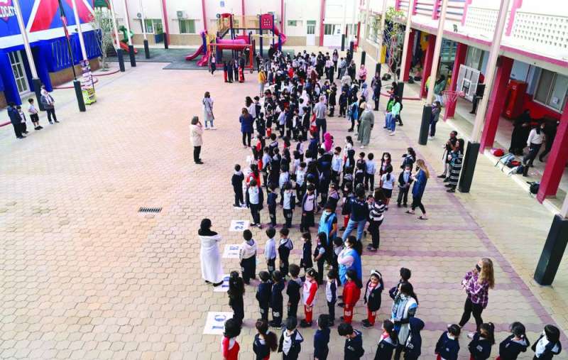 
طابور الصباح يعود بعد غياب لنحو عامين	 (تصوير أسعد عبدالله)
