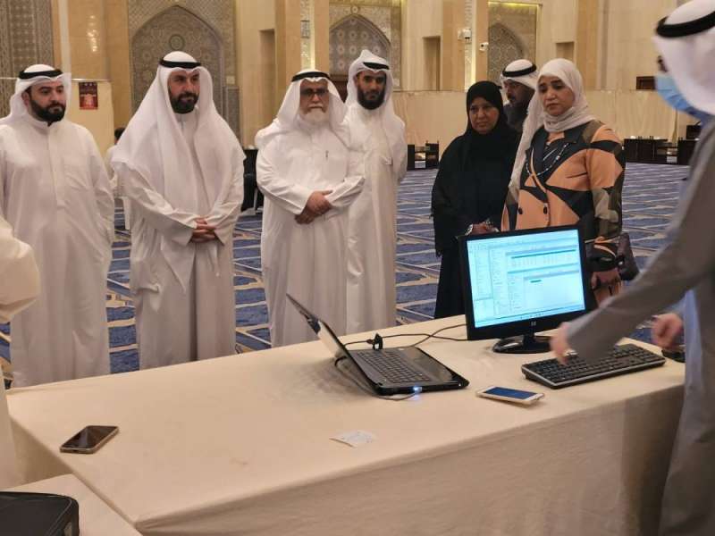 الراشد مطلعا على آليات التحكيم
 