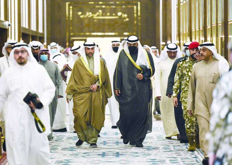 
الغانم والخالد لدى خروجهما عقب انتهاء الجلسة	 (تصوير أسعد عبدالله)