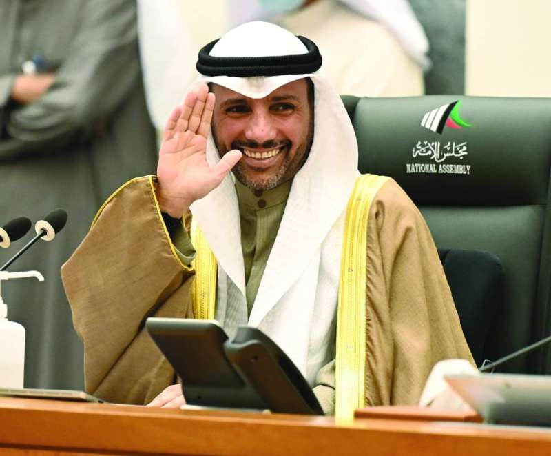 الغانم يحيي النواب