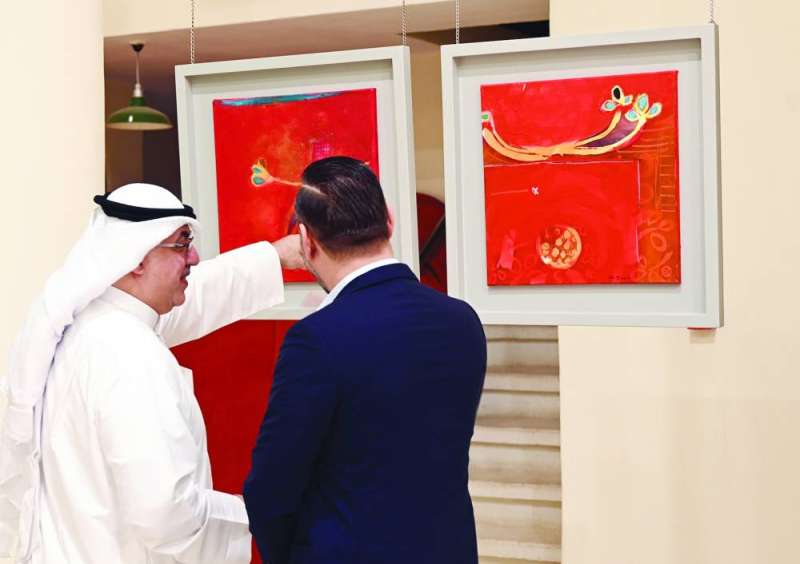 
حوار مع اللوحات
