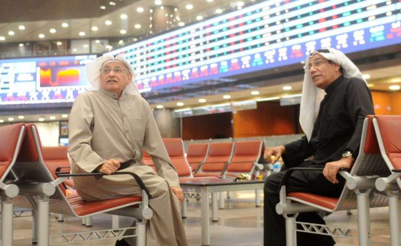 أسهم التوزيعات بقيادة البنوك تخطف الأضواء (تصوير سعود سالم)