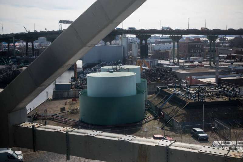 النفط والغاز يصلان إلى أوروبا وأميركا في شكل طبيعي 