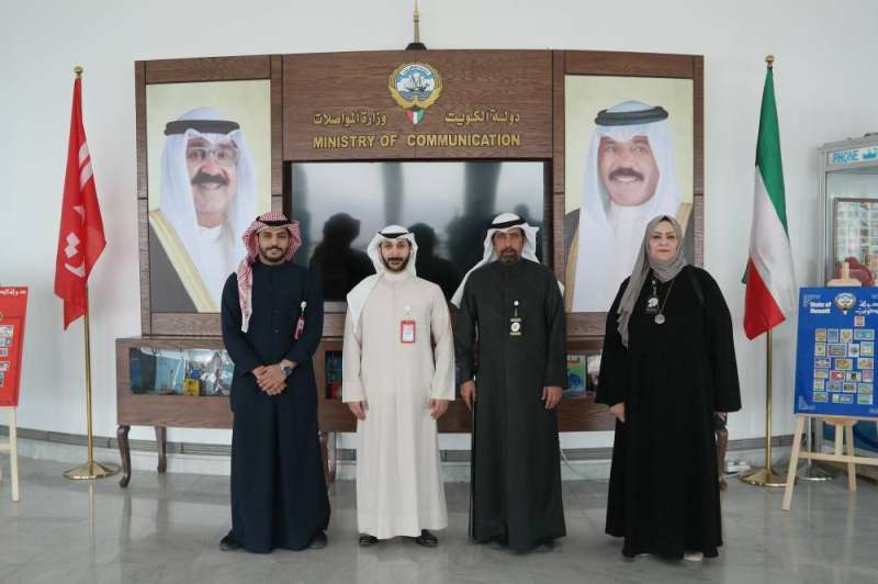 Huda Al-Dulaimi, Eng. Manea Al-Ajmi, Abdullah Al-Khattaf and Nawaf Al-Nabhan during the exhibition