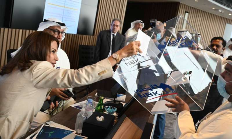 شيخة البحر خلال الاقتراع