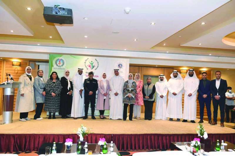 عدد من المشاركين والمشاركات في الجلسات النقاشية