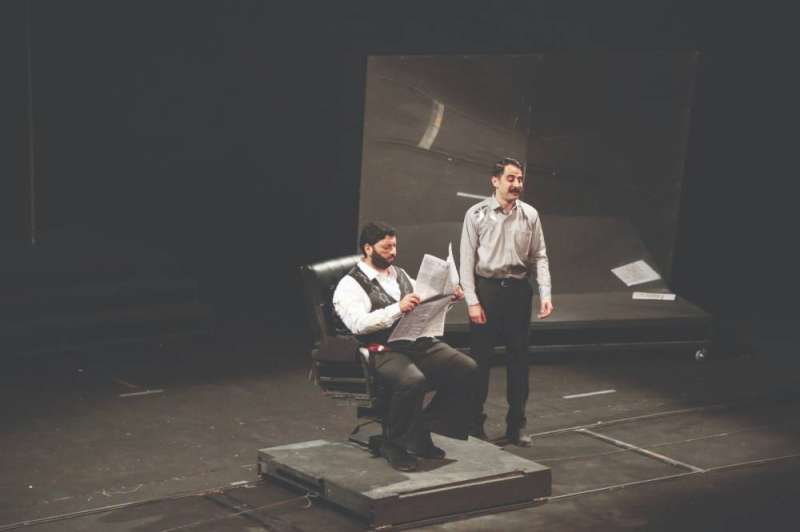 مشهد من مسرحية «وميض»