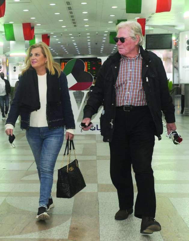 
حسين فهمي لحظة وصوله
