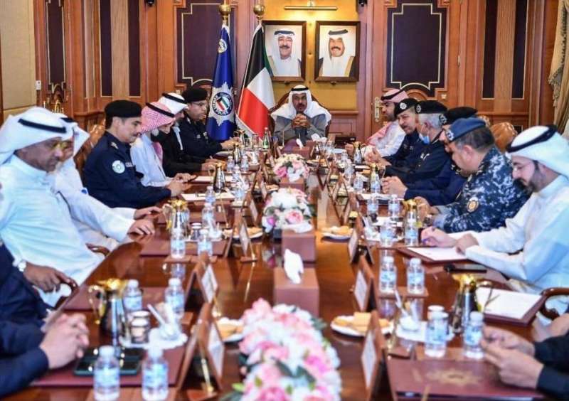 النواف مترئسا الاجتماع