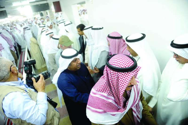 بدر الملا معزياً