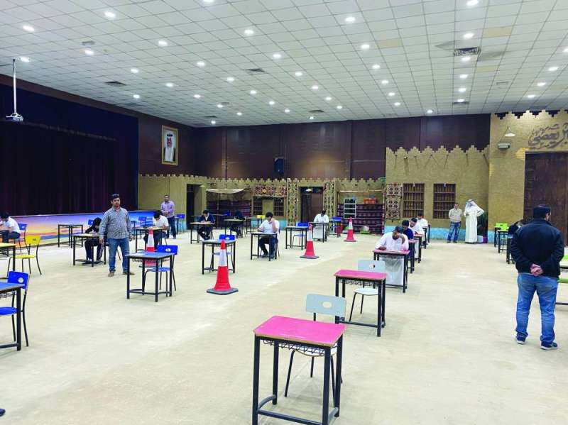 جانب من الاختبارات المؤجلة في ثانوية مرشد البذال
