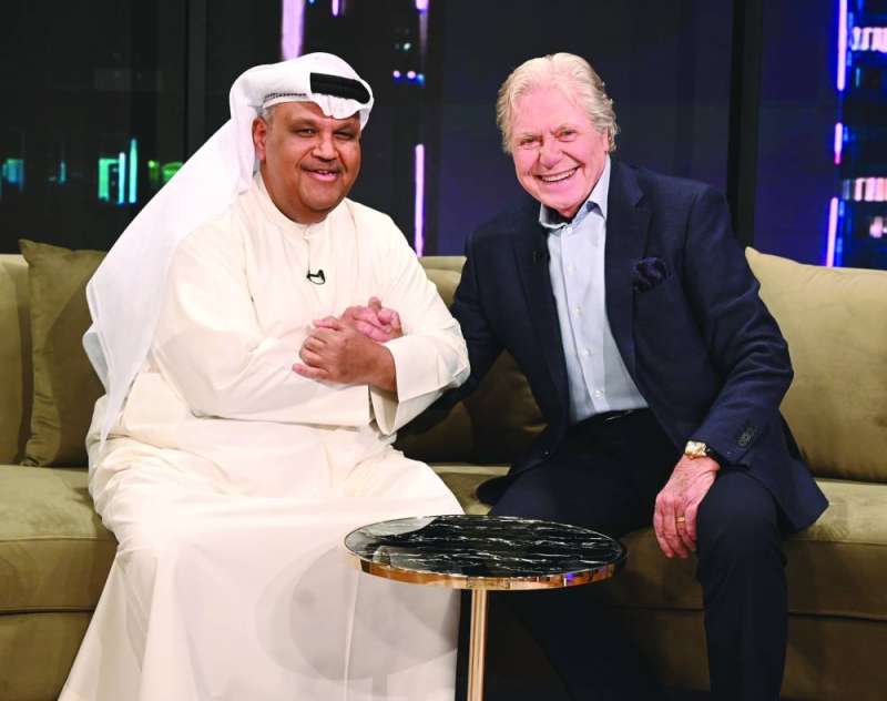 من حلقة حسين فهمي