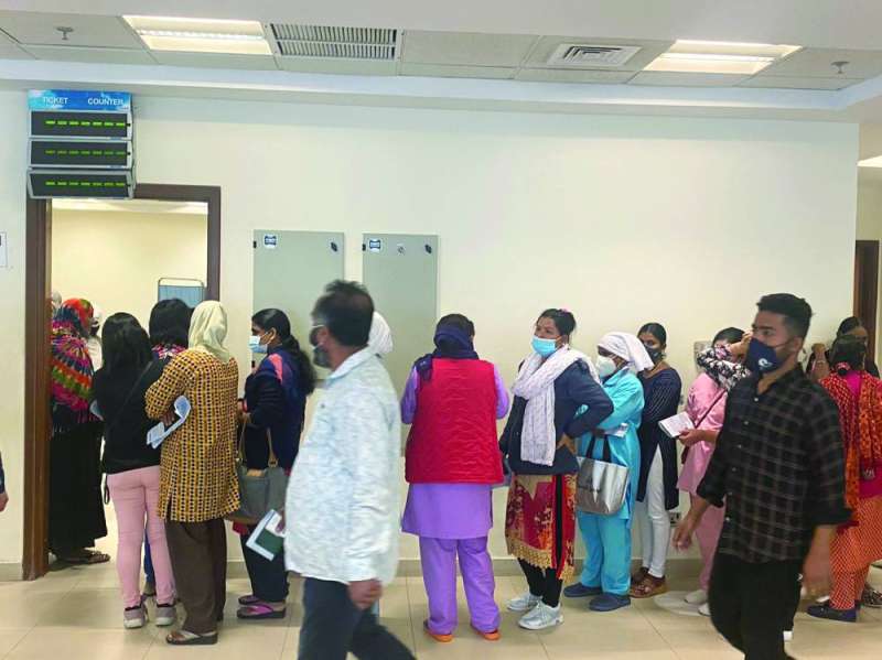 
فحص العاملة قد يستغرق 4 ساعات من الانتظار
