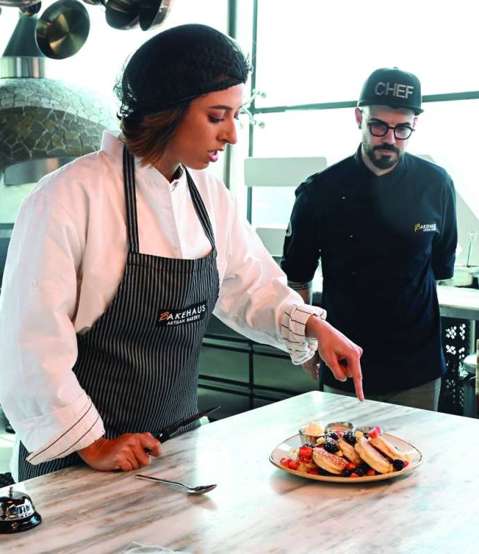 
الحسيني... وطبق حلويات
