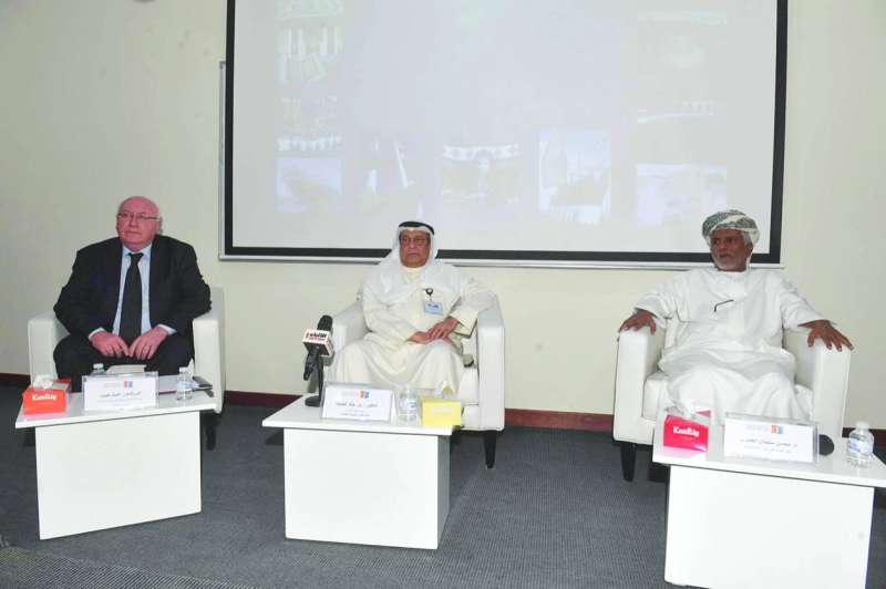 
المتحدثون في الجلسة الأولى