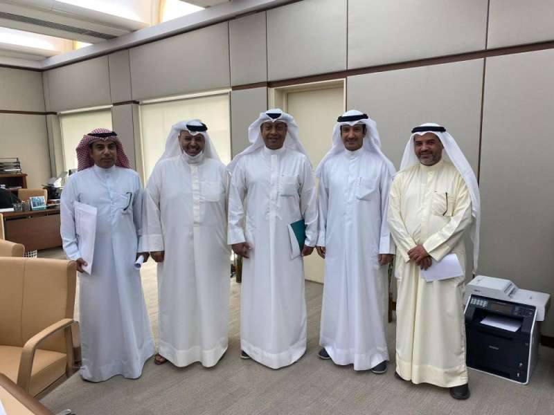 «نقابة الكهرباء» تناقش مع «البيئة البرلمانية» إقرار بدلات الأعمال الشاقة والخطرة والتلوث
