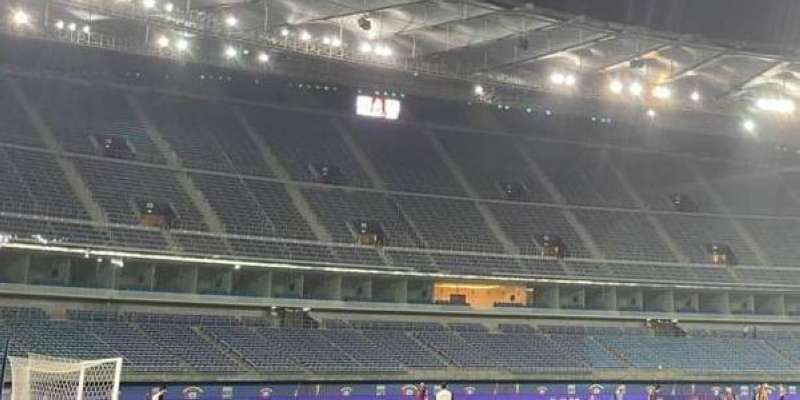 استاد جابر خال من جمهور القادسية في مباراة كاظمة