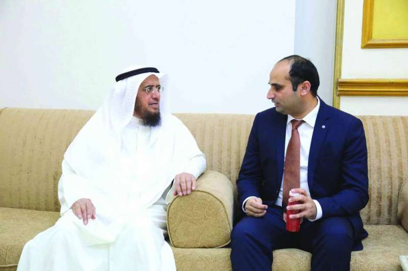 العيسى والقائم بالأعمال الباكستاني