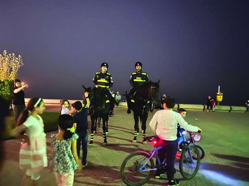 صور تذكارية مع خيالة الداخلية 	( تصوير رضا السناري)
