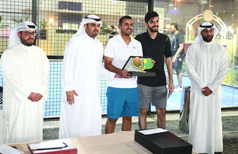 ...وتكريم الفريق الفائز بالمركز الثاني 