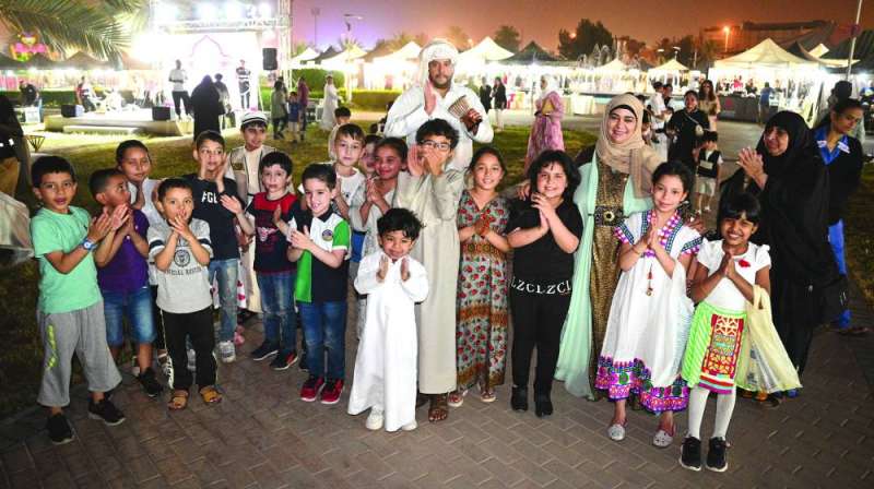 قرقيعان بمشاركة الأهل	 (تصوير نايف العقلة)
