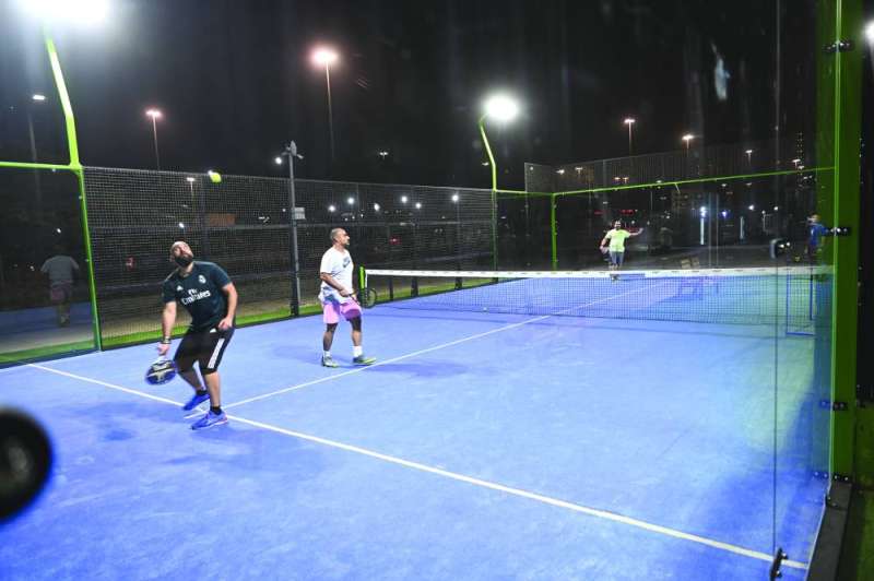 
ملعب للبادل
