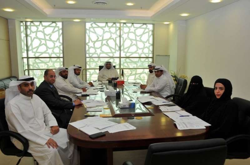 العجمي خلال اجتماع إدارة التأهيل والتقويم
