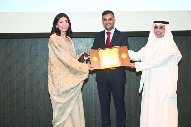 تكريم خلال الغبقة