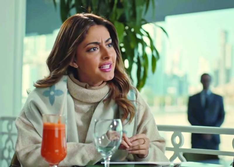 
جود عزيز في «ناطحة سحاب»
