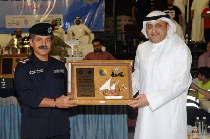 تكريم محمد الفارس مدير العلاقات في بيت التمويل