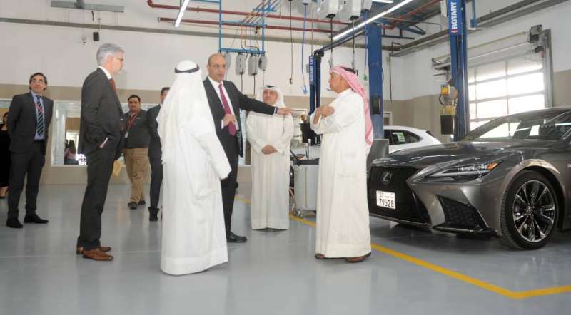 التعرف على مزايا مركز «لكزس الأحمدي»